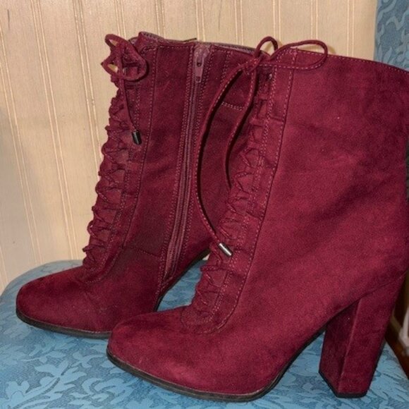 Carlos Santana Malbec Sandra Lace Up Booties - Picture 1 of 5